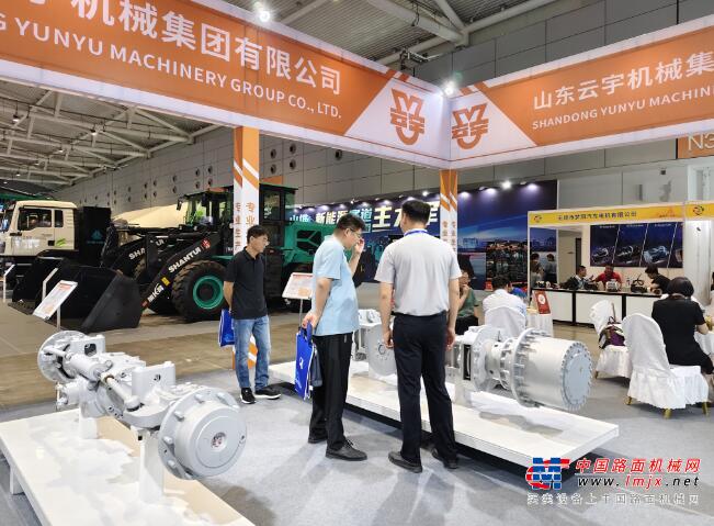 展示硬實力 云宇車橋盛裝亮相2024濟南國際工程機械暨裝備制造業產業鏈博覽會